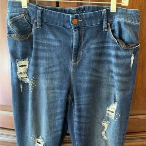 NWOT Chicos Distressed Jeans size 2